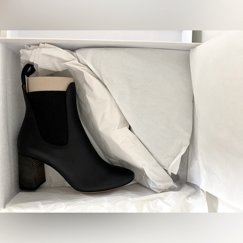 NIB CHLOE BLACK LEATHER CHELSEA STYLE ANKLE BOOTS SHOES BOOTIES SIZE 37.5 - Picture 9 of 10